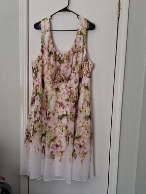 Signature Ella Multicolor Floral Watercolor Floaty Wedding Season Midi Dress 22W